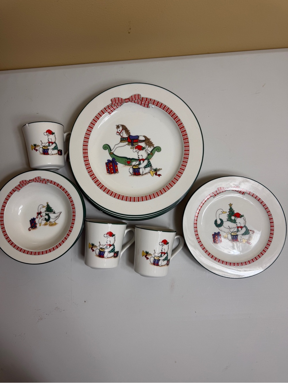 Anchor Hocking Holiday Memories Dinnerware 15pc Christmas Cottagecore Set